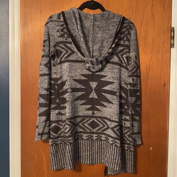 sweater - Picture 2 of 5